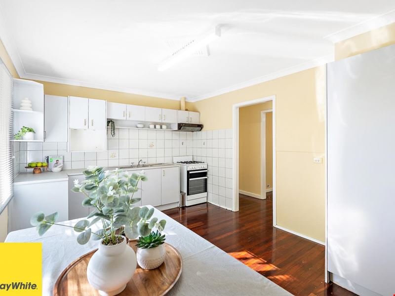 6 Harford Way, Girrawheen WA 6064