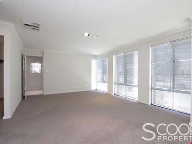43 Jackadder Avenue, Hammond Park WA 6164