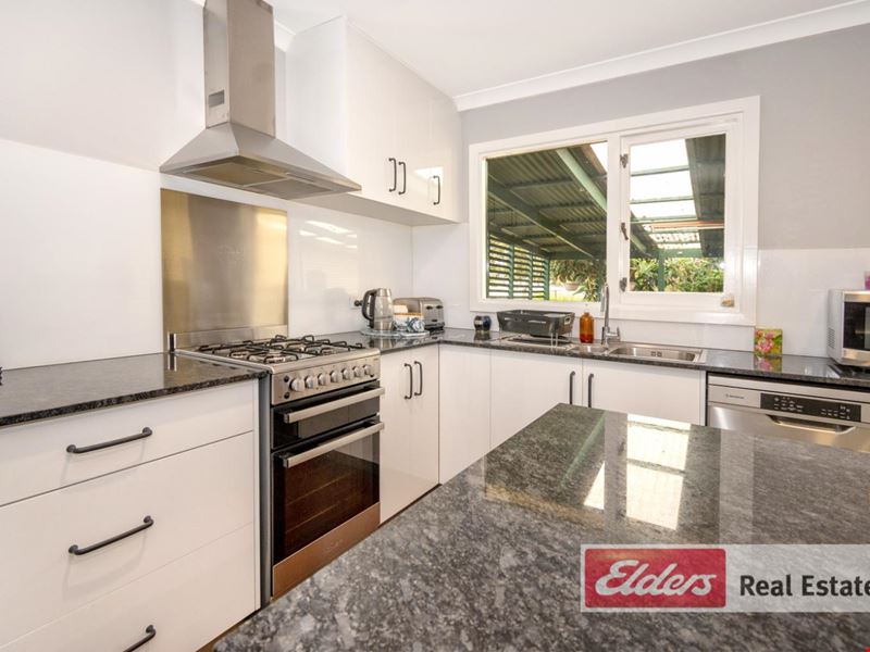26 Broughton Street, Orana WA 6330