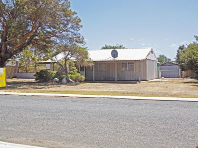 4 Kau Street, Green Head WA 6514