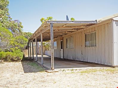 4 Kau Street, Green Head WA 6514