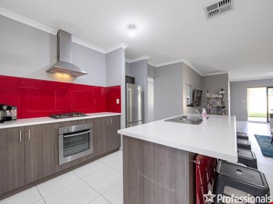 3 Baza Gardens, Maida Vale WA 6057