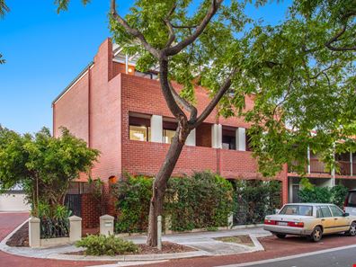 1/9 Doepel Street, North Fremantle WA 6159