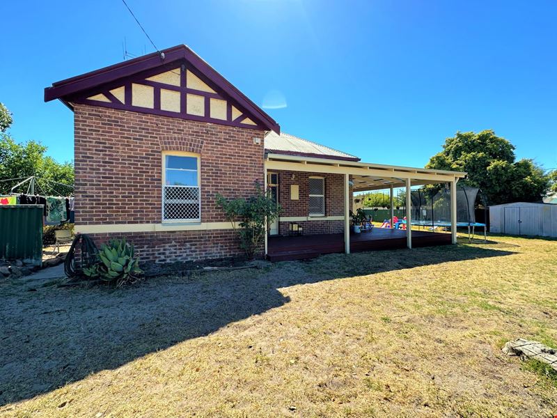 69 Blantyre Street, Katanning WA 6317