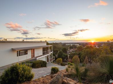 7A Derry Avenue, Mount Nasura WA 6112