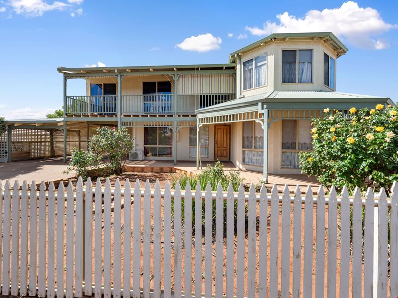 16b Eureka Street, Hannans WA 6430