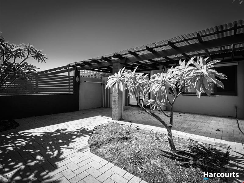 4/10 Hungerford Ave, Halls Head WA 6210