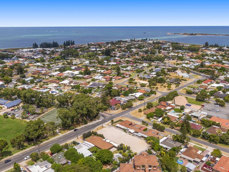 18 Rae Road, Safety Bay WA 6169