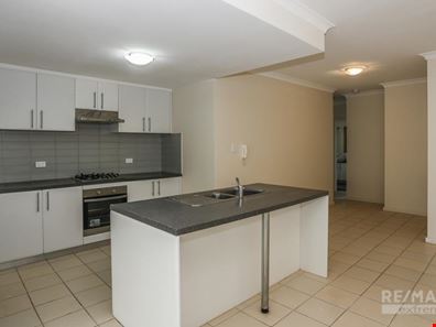 5/5 Eastleigh Loop, Currambine WA 6028