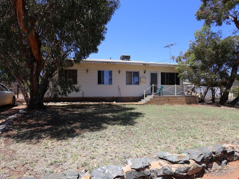 34 New Clayton St, Kambalda East WA 6442