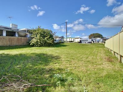 3 Inglis Court, Medina WA 6167