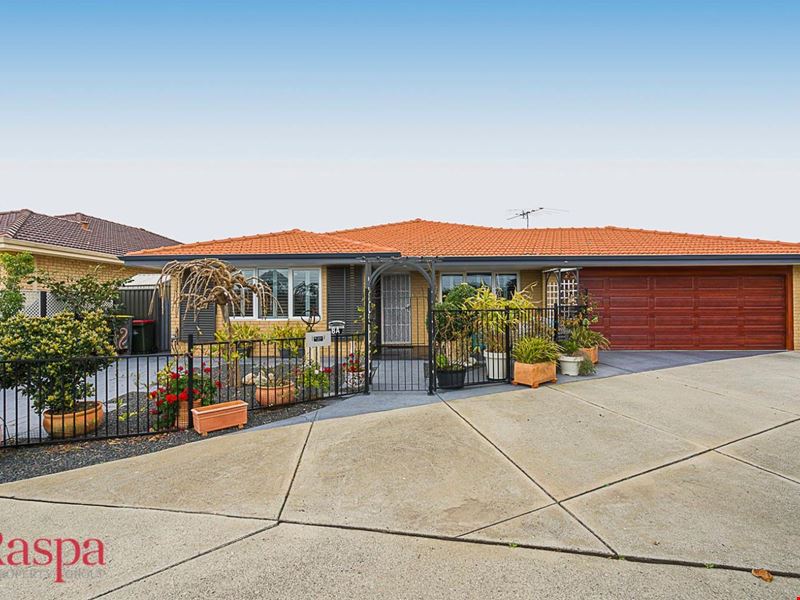 8A Paterson Court, Lake Coogee WA 6166