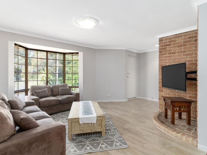 2/16 Mattison Way, Greenwood WA 6024