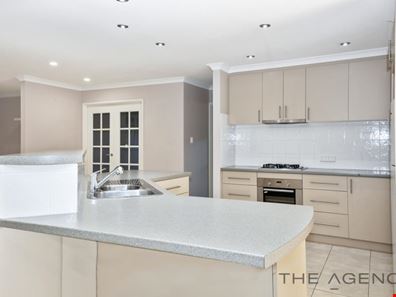 24 Stradbroke Gardens, Ridgewood WA 6030
