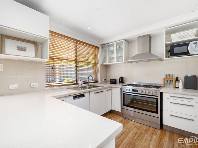 12 Sowden Drive, Samson WA 6163