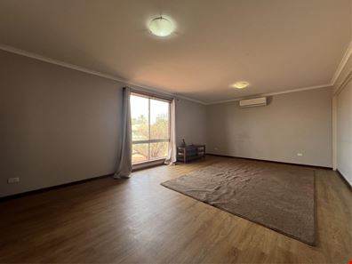 10 Kurrajong Crescent, Newman WA 6753