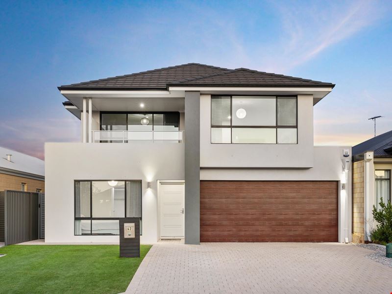 42 Velaluka Drive, Lake Coogee WA 6166