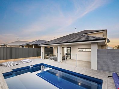 42 Velaluka Drive, Lake Coogee WA 6166