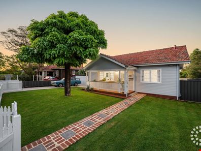 28 Rennie Crescent North, Hilton WA 6163