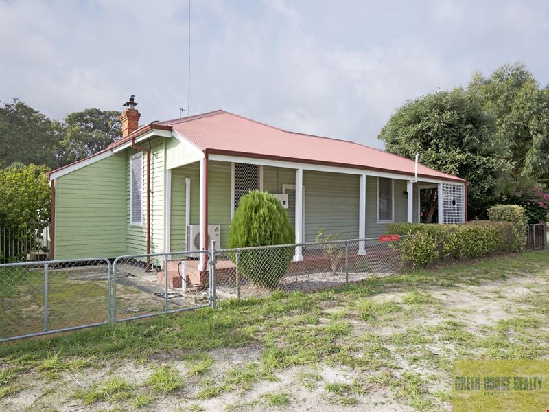 12 McDowell Street, Yarloop WA 6218