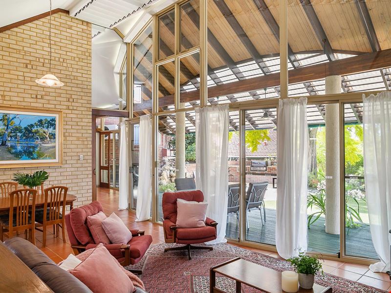 4 Gibney Vista, West Leederville WA 6007