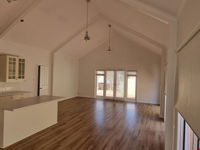 4 Orchard Place, Myalup WA 6220