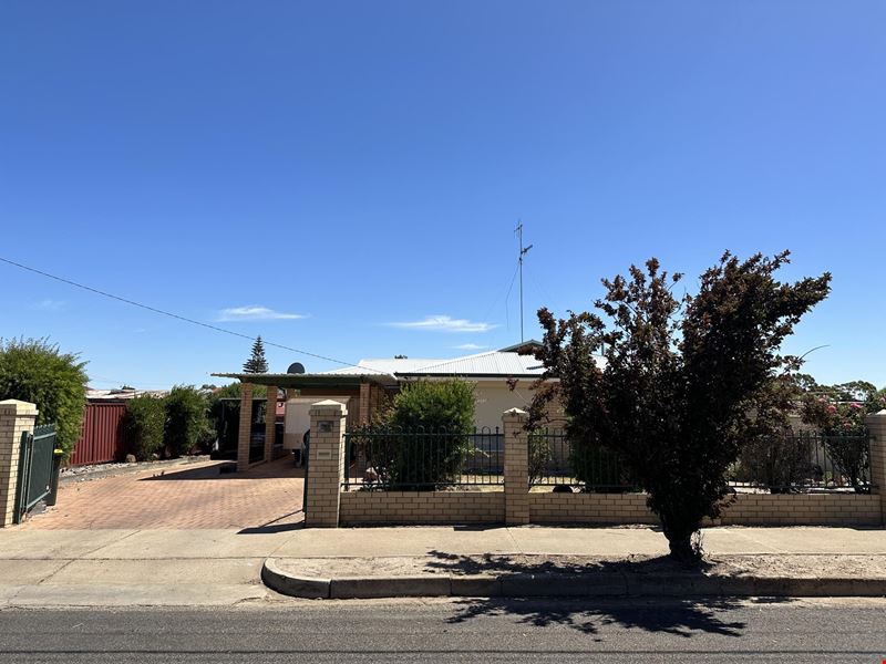 54 Adam Street, Katanning WA 6317