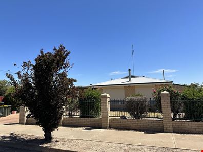 54 Adam Street, Katanning WA 6317