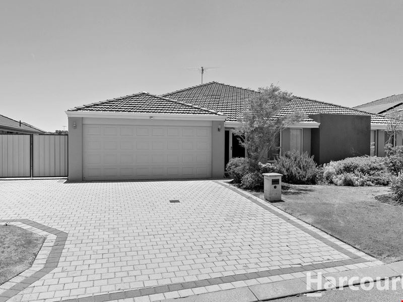 17 Philmont Way, Meadow Springs WA 6210