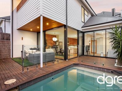 8 Heywood Lane, North Coogee WA 6163