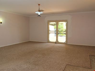 9 ELLIOTT STREET, Lake Grace WA 6353