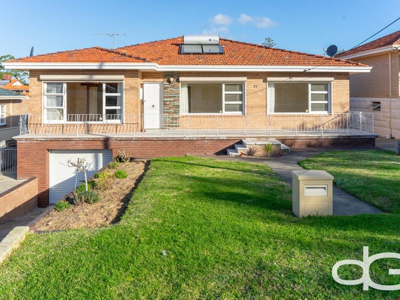 37 Simper Crescent, White Gum Valley WA 6162