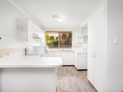 2/13 Paris Road, Australind WA 6233