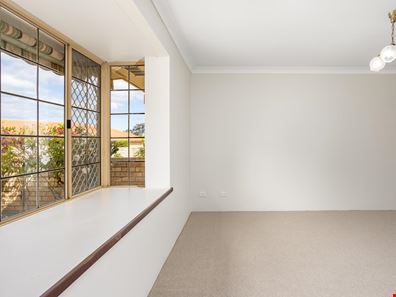 2/13 Paris Road, Australind WA 6233