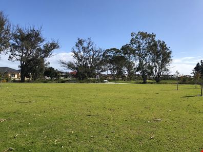 26 Daffodil Road, Canning Vale WA 6155