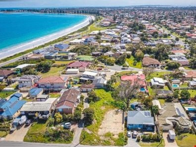 12 Michael Road, Waikiki WA 6169