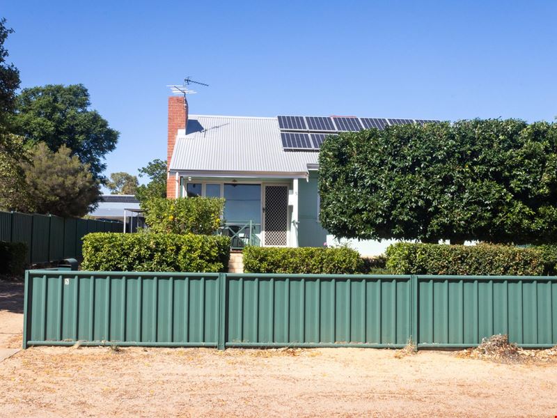 5 Caw Street, Merredin WA 6415