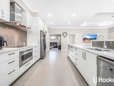 24 Bradstocks Grove, Southern River WA 6110
