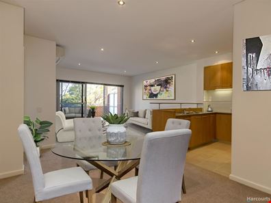 Villa 13/10 Roebuck Drive, Salter Point WA 6152