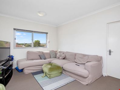 124/7 Streatham Street, Beckenham WA 6107