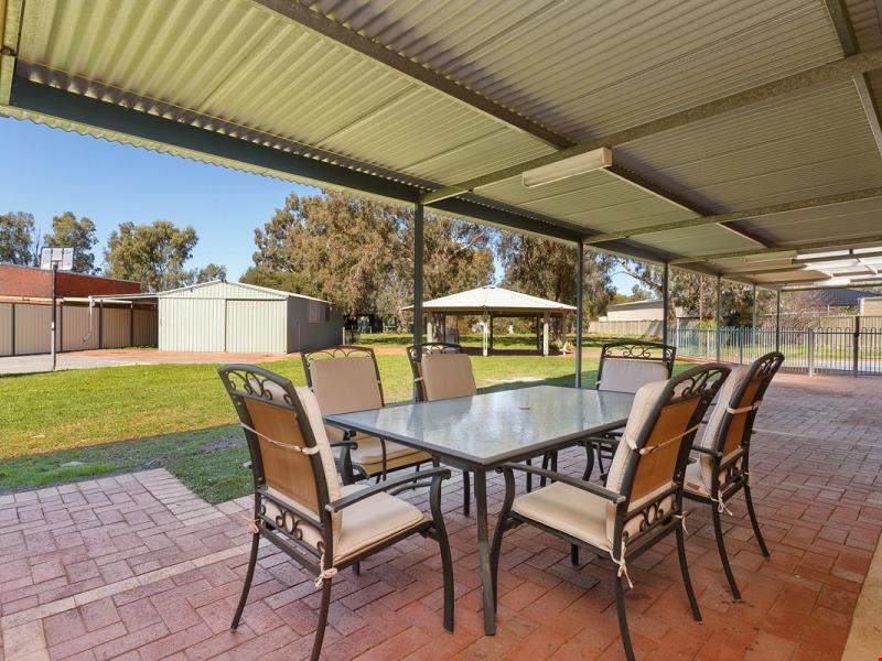 11 Pow Street, West Swan WA 6055