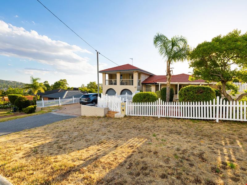 40 Carawatha Avenue, Mount Nasura WA 6112