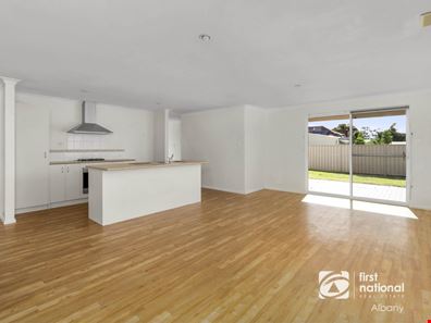 18B Katoomba Street, Orana WA 6330