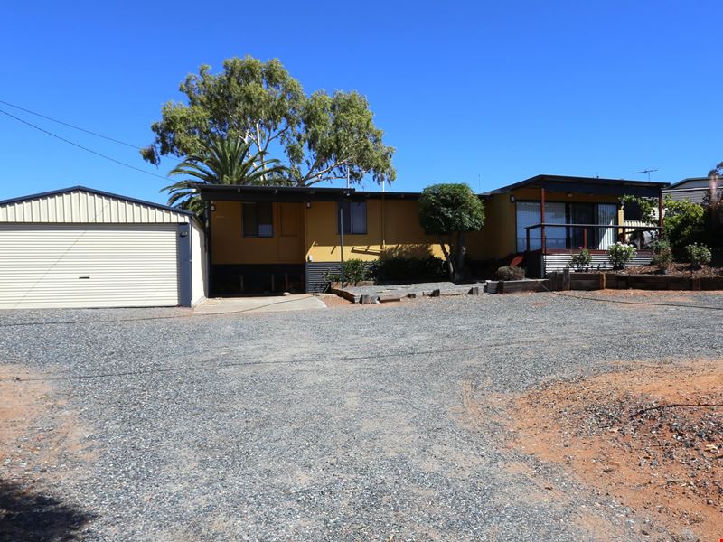 10 Serpentine Rd, Kambalda East WA 6442