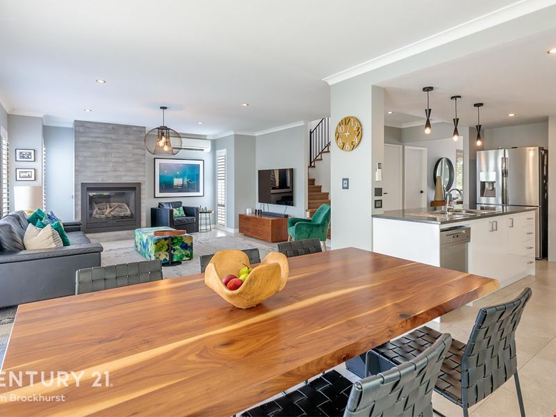 25 Pantheon Avenue, North Coogee WA 6163