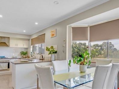 15 Roeger Place, East Bunbury WA 6230