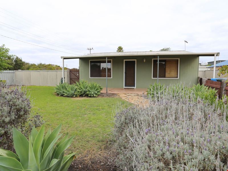 1 Chestnut Street, Castletown WA 6450