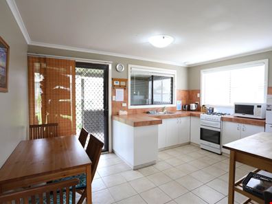 1 Chestnut Street, Castletown WA 6450