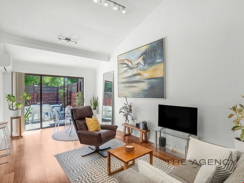 2/6 Mount Henry Road, Como WA 6152