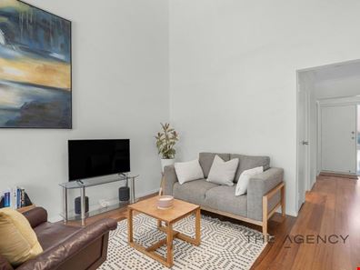 2/6 Mount Henry Road, Como WA 6152